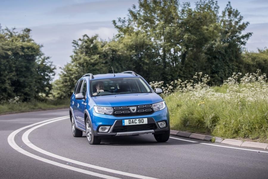  Dacia Logan MCV Stepway 2017 года  (UK) (фото 11 из 40)